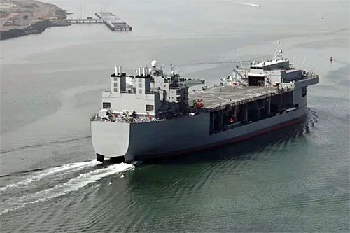 Okręt ekspedycyjny (Expeditionary Sea Base, ESB 7) USS Robert E. Simanek w czasie testów/ Zdjęcie: US Navy