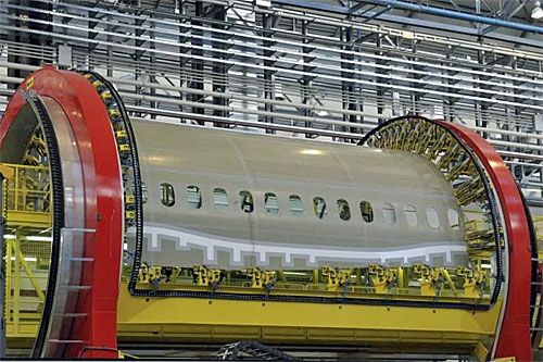 W Włoszech struktury samolotów Boeing 787 montowane są w zakładach w Grottaglie / Zdjęcie: Leonardo