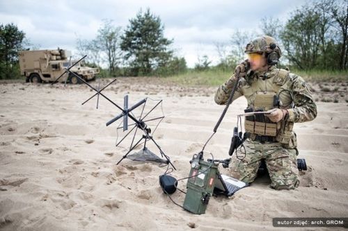 Airbus złożył jedyną ofertę w postępowaniu na system łączności TACSAT / Zdjęcie: JW GROM