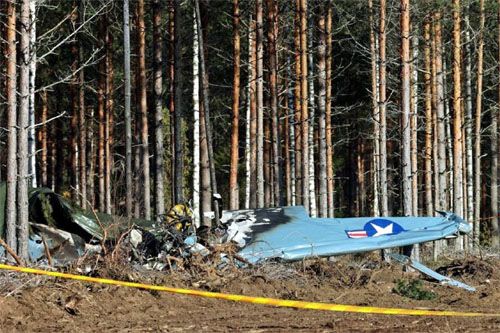 Wrak samolotu North American SNJ-3, który rozbił się w południe 16 października 2024 po starcie z lotniska Räyskälä w Finlandii / Zdjęcie: via X