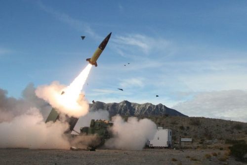 Pociski ATACMS mogą razić cele na dystansie do ok. 300 km / Zdjęcie: Lockheed Martin