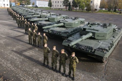 Jeśli transakcja dojdzie do skutku Czesi powinni dysponować 42 Leopardami 2A4, które pozwolą przezbroić i rozbudować strukturę jedynego czeskiego batalionu czołgów / Zdjęcie: MO Czech