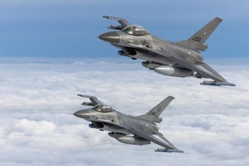 Dostawy 18 ex-holenderskich F-16 do Fetești trwały rok / Zdjęcie: MO Holandii