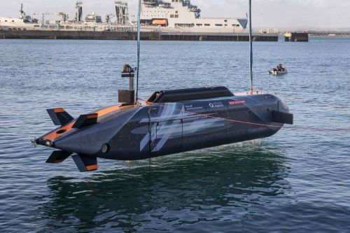 Bardzo duży autonomiczny pojazd podwodny (XLAUV) Herne podczas prób morskich / Zdjęcia: BAE Systems