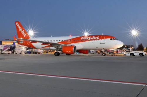 Członkostwo easyJet i easyJet holidays w stowarzyszeniu Hidden Disabilities Sunflower ma pomóc pracownikom tych przedsiębiorstw w zwiększeniu świadomości i zrozumienia problemów osób zmagających się z niewidocznymi niepełnosprawności oraz zapewnieniu im właściwego wsparcia w podróżach / Zdjęcie: Marcin Sigmund