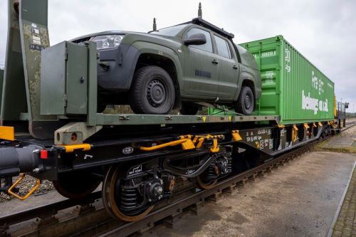 Nowe wagony będą mogły służyć do przewozu różnych typów kontenerów, a także platform typu flat rack i cystern. / Zdjęcie: MO Holandii