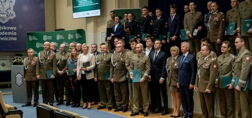 Do rywalizacji w IV konkursie MON na bezzałogowce stanęło 58 zespołów. Do realizacji zakwalifikowano 25 projektów. W tegorocznym konkursie MON zostało nagrodzonych 14 projektów. Wyróżnienia otrzymało 11 projektów / Zdjęcia: Wojskowa Akademia Techniczna