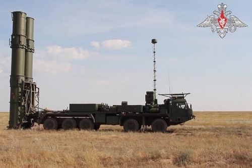 S-500 był rozwijany przez Rosjan począwszy od 2002. Pierwszy system w odmianie eksperymentalnej przekazano wojsku w 2021 / Zdjęcie: MO Federacji Rosyjskiej