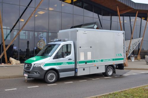 Nowoczesny ambulans pirotechniczny ma zapewnić polepszenie standardów bezpieczeństwa w porcie lotniczym Olsztyn-Mazury w Szymanach / Zdjęcie: Warmińsko-Mazurski Oddział Straży Granicznej