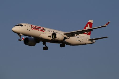Zmuszony do awaryjnego lądowania w Grazu A220-300 jest jednym z 21 takich samolotów dostarczonych SWISS / Zdjęcie: Marcin Sigmund