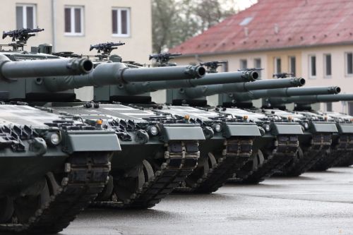 Czechy przymierzają się do zakupu 77 nowych czołgów Leopard 2A8 i wozów wsparcia, które uzupełnią 42 już zamówione używane Leopardy 2A4 / Zdjęcie: 73. tankový prapor