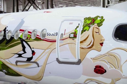 Specjalnie pomalowany A220-300 ma dołączyć do floty airBaltic w lutym 2025. Docelowo, w 2030, łotewski przewoźnik chce posiadać 100 samolotów tego typu / Zdjęcia: airBaltic