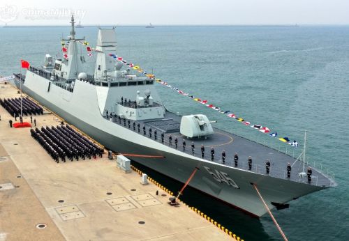 Do tej pory dostrzeżono w chińskich stoczniach budowę dwóch fregat typu 054B / Zdjęcie: ChinaMilitary