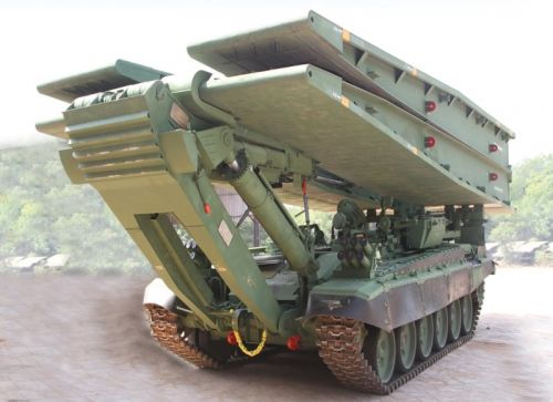 Mosty T-72 BLT są przeznaczone do współpracy z wojskami zmechanizowanymi / Zdjęcie: MO Indii
