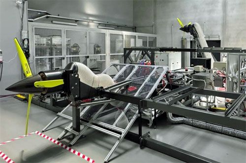 Testy opatentowanego napędu hybrydowo-elektrycznego samolotu eVTOL Atea, zwanego Sterna, na pełnowymiarowym  stanowisku Iron Bird / Zdjęcie: Ascendance Flight Technologies