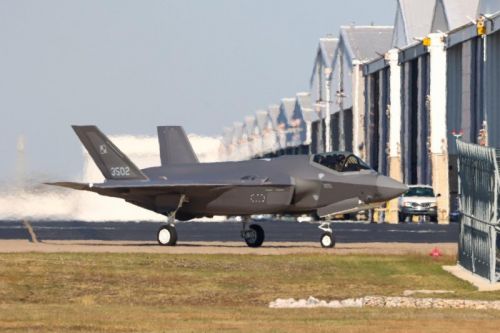 Szkolenie pierwszej grupy polskich pilotów F-35A powinno się zakończyć w kwietniu br. / Zdjęcie: MON