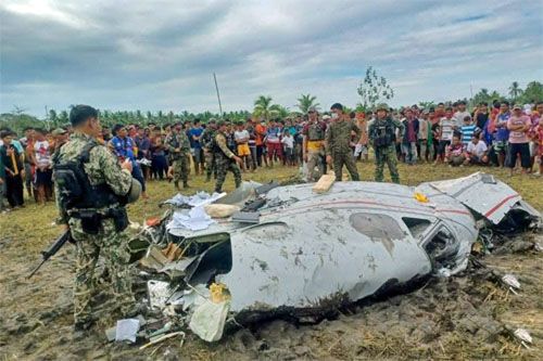 Wrak samolotu Beechcraft Super King Air 350, który rozbił się wczoraj na Filipinach / Zdjęcie: via X