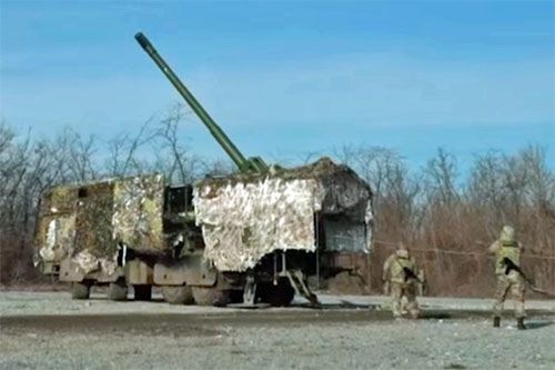 Nowa rosyjska armatohaubica 2S44 Hiacint-K kal. 152 mm w czasie testów poligonowych / Zdjęcie: rg.ru