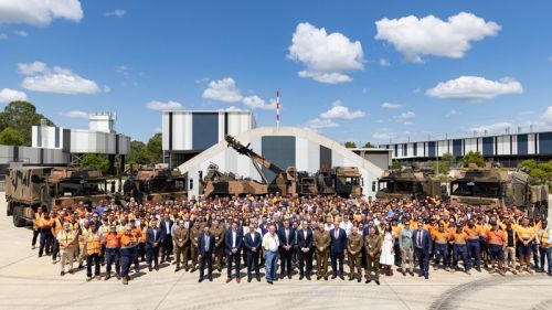 Australijskie siły zbrojne w ramach programu Land 121 odebrały 3580 średnich i ciężkich pojazdów logistycznych a także 3165 modułów i kabin opancerzonych / Zdjęcie: Rheinmetall