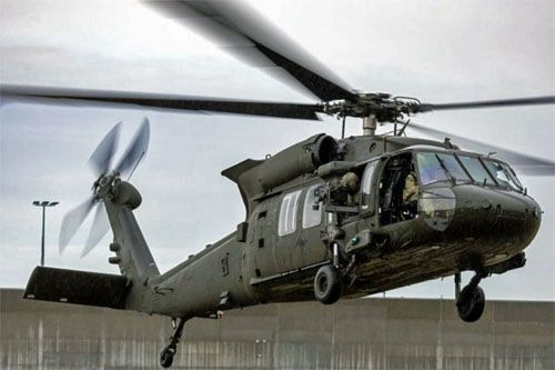 Australijski UH-60M Black Hawk z 6. Pułku Lotniczego startuje z bazy Holsworthy w Sydney w Nowej Południowej Walii / Zdjęcie: Departament Obrony Australii – SPEC B Spencer