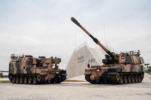 Australia zamówiła 30 armatohaubic AS9 i 15 wozów amunicyjnych AS10. Większość zostanie wyprodukowana w H-ACE w Australii / Zdjęcie: Hanwha Defence Aerospace