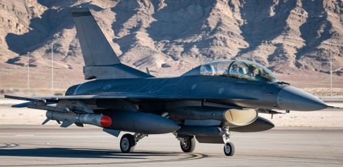 F-16D z 53rd TEG uzbrojony w ćwiczebny pokpr XATM-84N Harpoon Block II+ / Zdjęcie: US Air Force – Airman 1st Class Timothy Perish