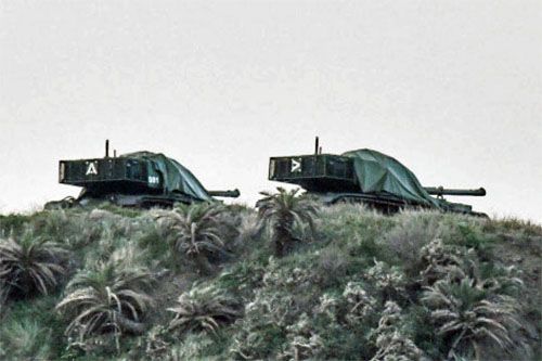 Dwa prototypy zmodernizowanych czołgów M60A3TTS w czasie testów ogniowych na poligonie bazy lotniczej Jiupeng / Zdjęcie: via X
