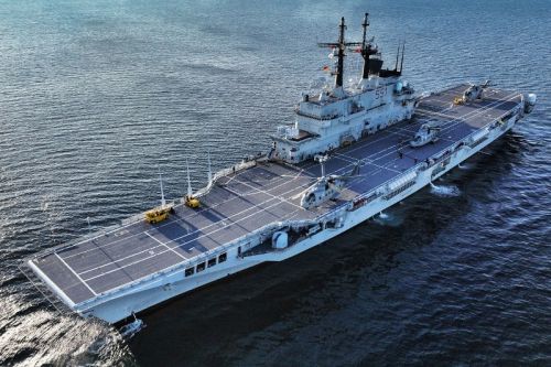 Obecnie Indonezja nie dysponuje żadnym okrętem z dużym pokładem lotniczym / Zdjęcie: Marina Militare