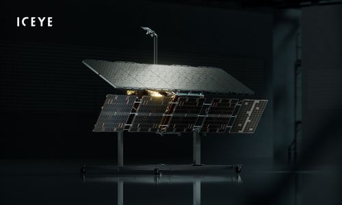 Najnowszy, innowacyjny satelita czwartej generacji (Gen4) ICEYE zapewnia unikatowe możliwości obrazowania, które umożliwią lepsze wykrywanie i klasyfikowanie obiektów w odpowiedzi na zapotrzebowanie światowych rynków obronnych i ISR na technologie kosmiczne / Zdjęcie: ICEYE