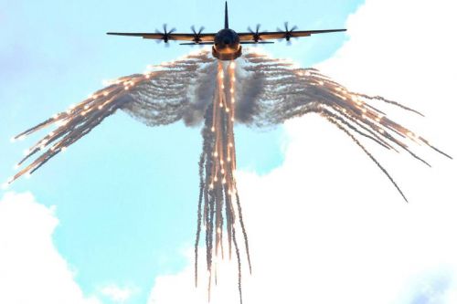 Zakup ma zwiększyć przeżywalność statków powietrznych używanych przez Australię / Zdjęcie: Royal Australian Air Force
