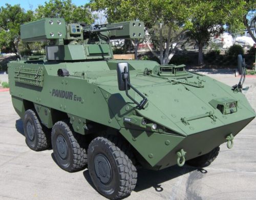 Moduł RIwP zamontowany na Pandurze 6x6 EVO uzbrojony jest w 30-mm armatę XM914 i wyrzutnie ppzr Stinger / Zdjęcie: GDLS