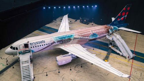 Noszący okolicznościowe malowanie Airbus 320 (OO-SNM) przybył do Brukseli wczesnym rankiem 26 marca prosto z lakierni, a następnego dnia wykonał inauguracyjny lot do Pragi / Zdjęcia: Brussels Airlines