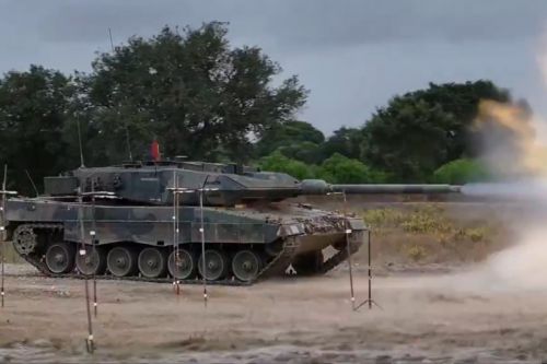 Strzelanie miało na celu certyfikację francuskiej 120-mm amunicji czołgowej z niemiecką armatą gładkolufową Rh 120 L55 w czołgu Leopard 2A6 / Zdjęcie: KNDS France