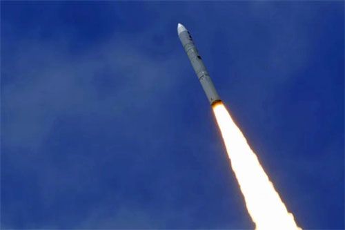 Rakieta nośna Minotaur IV startuje z bazy Vandenberg Space Force w Kalifornii, 16 kwietnia 2025, 12:33  / Zdjęcie: US DoD