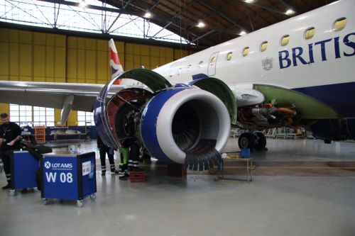 LOTAMS specjalizuje się w kompleksowej obsłudze technicznej samolotów Boeing 787, 737NG/MAX i Embraer E-Jet (na zdjęciu) / Zdjęcie: Bartosz Głowacki