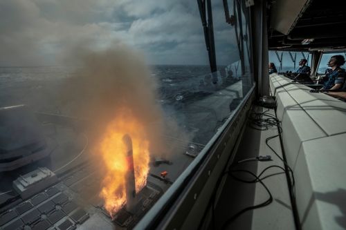 W marcu br. strzelanie testowe z wykorzystaniem udostępnionego przez USA pocisku Tomahawk wykonała fregata HNLMS De Ruyter / Zdjęcie: MO Holandii