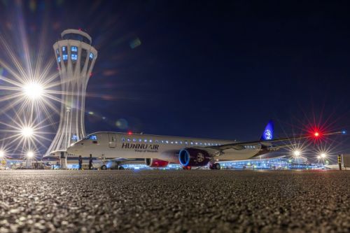 E195-E2 Hunnu Air na lotnisku  Pekin-Daxing / Zdjęcie: Embraer