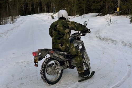 Motocykl Yamaha XT 250 podczas prób w warunkach zimowych / Zdjęcie: FMV
