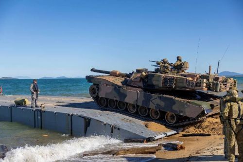 Ukraina ma otrzymać od Australii 49 czołgów M1A1 AIM używanych wcześniej przez australijskie wojska lądowe / Zdjęcie: Australian Army