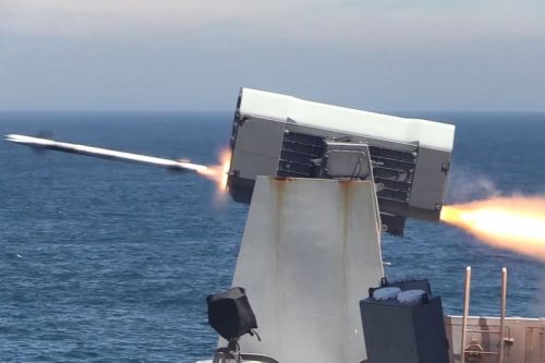Systemy Mk 49 RAM są używane od 1992 jako rakietowe zestawy obrony bezpośredniej jednostek pływających / Zdjęcie: US Navy