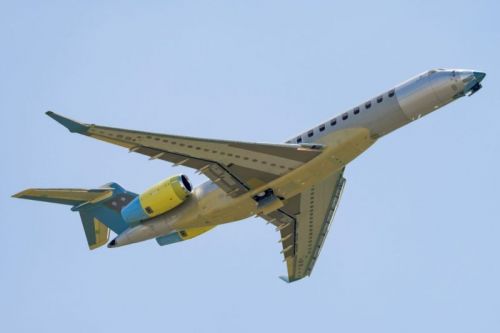 Prototypowy Global 8000 podczas pierwszego lotu. Do prób w locie ma zostać użyty tylko jeden samolot / Zdjęcie: Bombardier