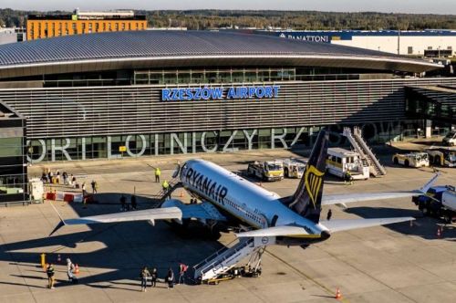 / Zdjęcie: Port lotniczy Rzeszów-Jasionka im. Rodziny Ulmów
