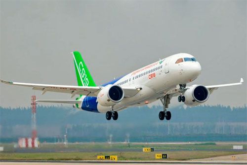 Chiński samolot średniego zasięgu COMAC C919 / Zdjęcie: COMAC