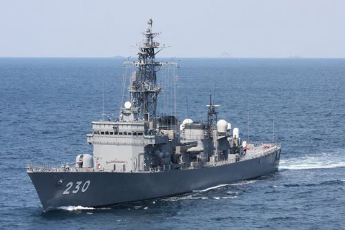 Japończycy między 1989 a 1993 odebrali łącznie 6 niszczycieli eskortowych typu Abukuma / Zdjęcie: JMSDF