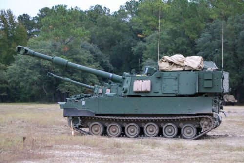 Obecnie artyleria samobieżna Tajwanu opiera się o blisko 500 przestarzałych armatohaubic samobieżnych kal. 105 mm, 155 mm i 203 mm / Zdjęcie: US Army