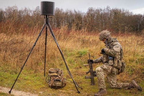Na Vanaheim zaprezentowano system anty-bsl Corvus-Raven w odmianie na pojeździe i przenośnej. Ta druga waży mniej niż 15 kg / Zdjęcie: L3Harris