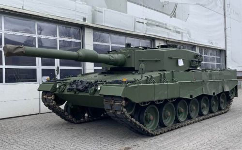 Czesi mają docelowo odebrać 42 używane czołgi Leopard 2A4 i 2 wzt BPz 3, których eksploatację ma zabezpieczyć Rheinmetall współpracujący z lokalnym przemysłem / Zdjęcie: Rheinmetall