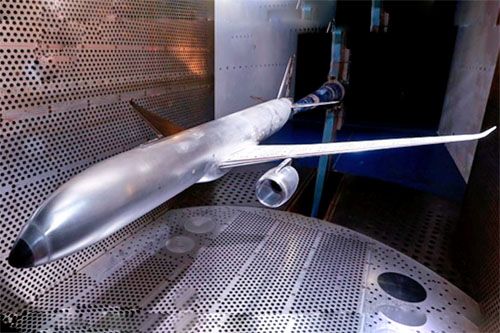 Model aerodynamiczny samolotu SzFDMS w tunelu aerodynamicznym CAGI T-128 / Zdjęcie: CAGI