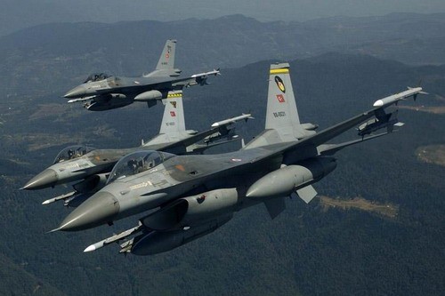 </span>Turcja, mimo bardzo prawdopodobnego złożenia zamówienia na ok. 100-120 F-35, przygotowuje się wstępnie na zakup drugiej partii samolotów wielozadaniowych, prawdopodobnie dla zastąpienia starszych F-16, stanowiących obecnie podstawowe wyposażenie wojsk lotniczych / Zdjęcie: WL Turcji