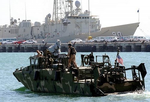 CB90 w Bahrajnie / Zdjęcie: US Navy